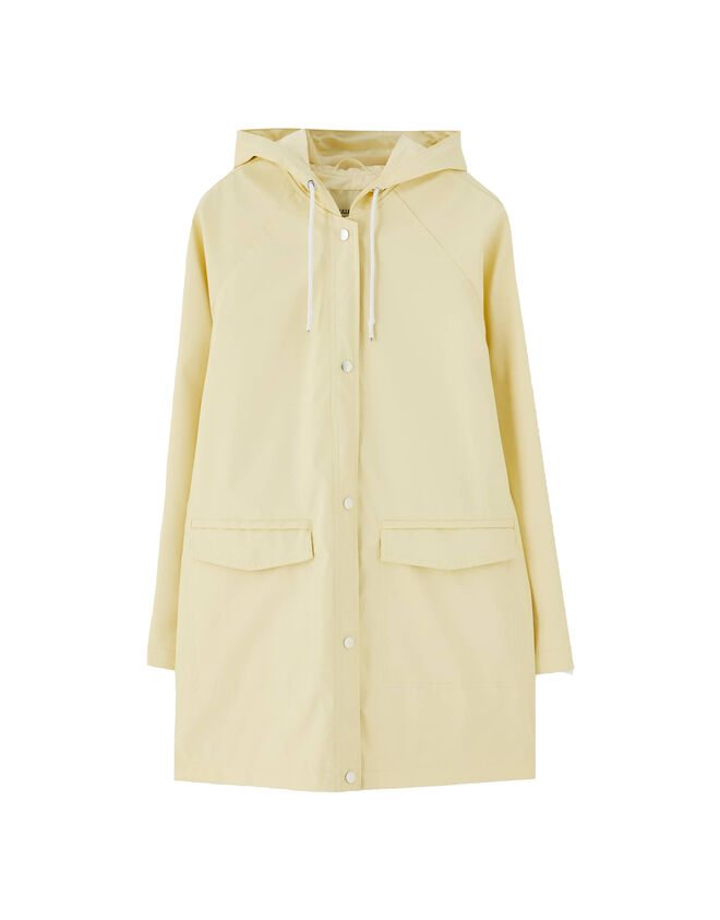 Impermeavel, €29,99, Pull & Bear