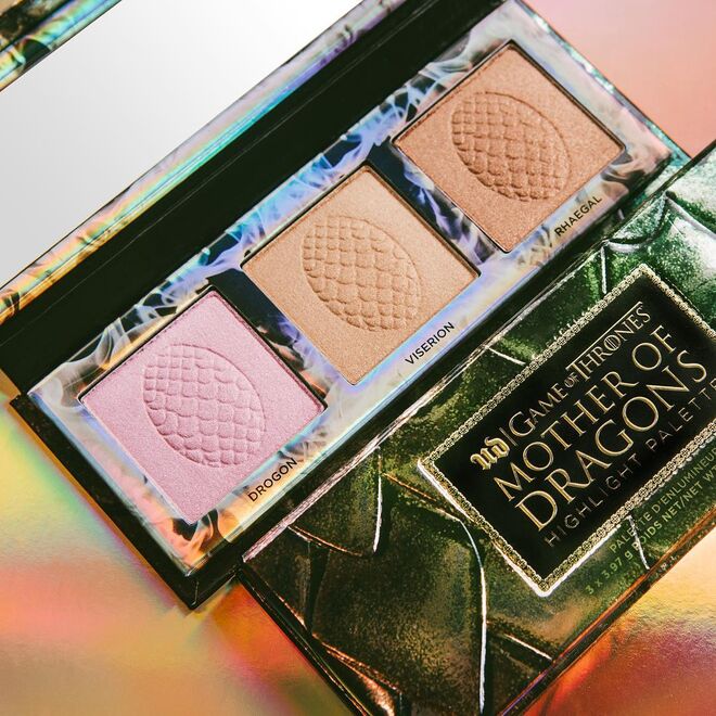 Urban Decay x Guerra dos Tronos paleta de iluminadores Mother of Dragons, €36, Urban Decay, na Sephora