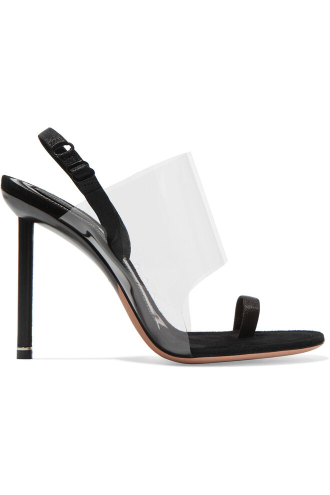 Sandália, €620, Alexander Wang, em www.net-a-porter.com