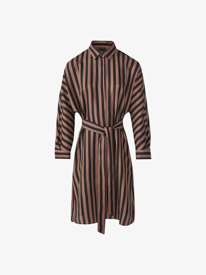 Vestido, €89,95, Massimo Dutti