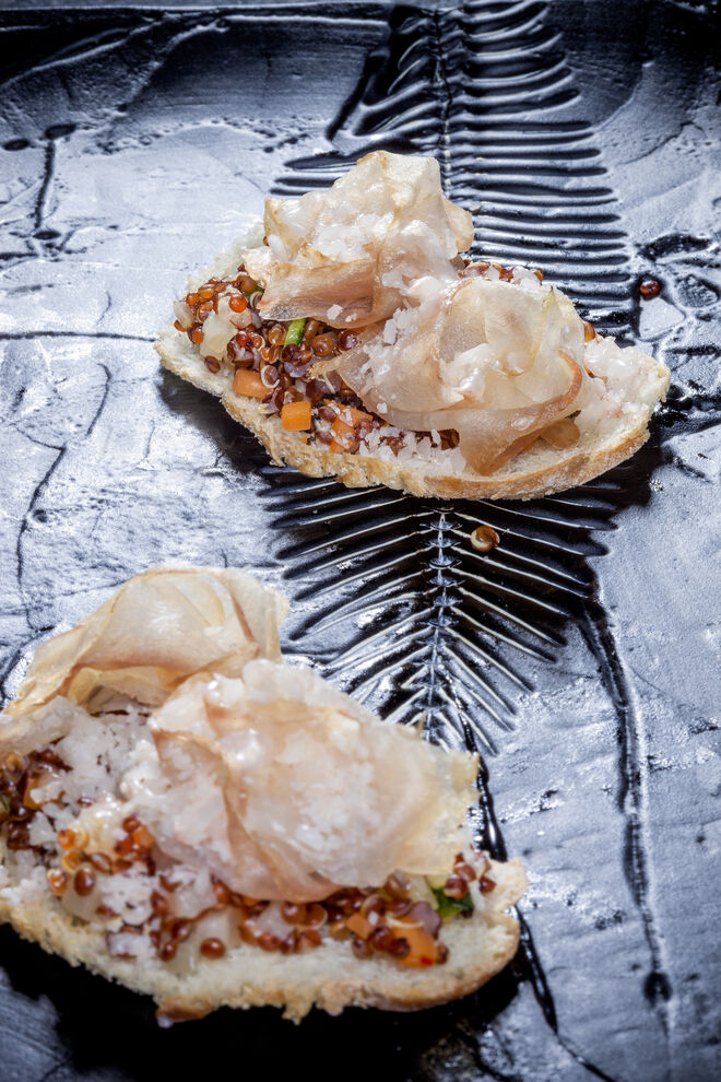 Entrada: lírio dos Açores e tutano