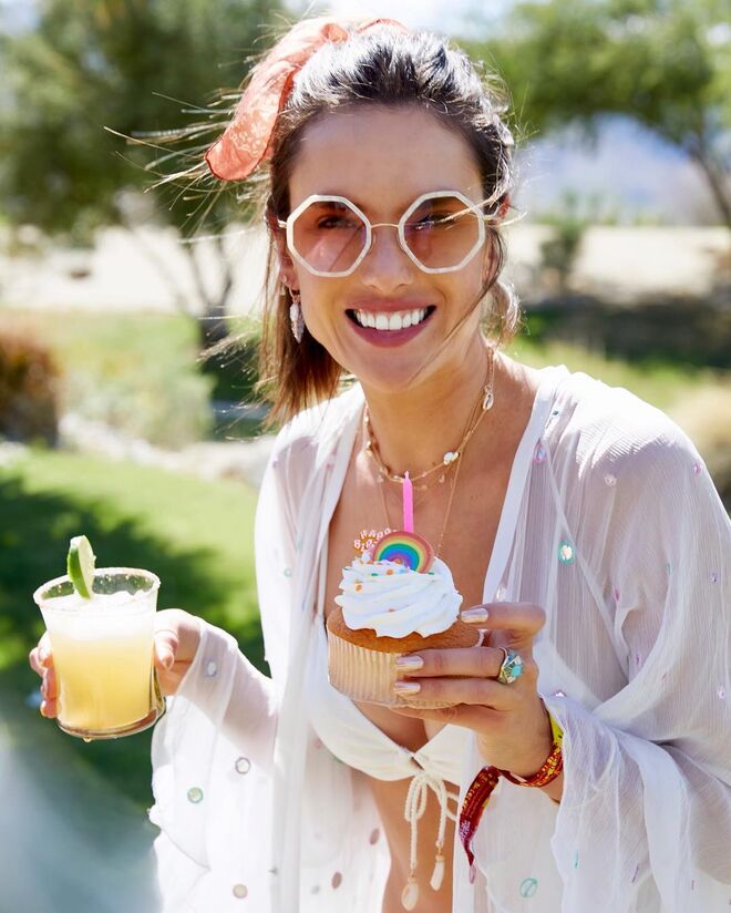 ÓCULOS DE SOL | Alessandra Ambrosio