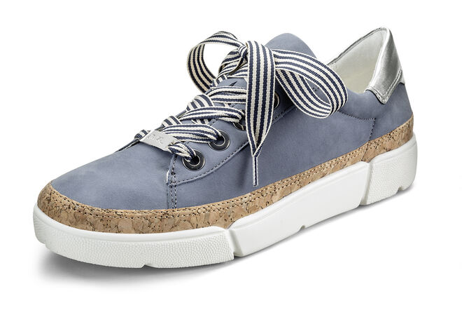 Sapatilha, €99,50, ara