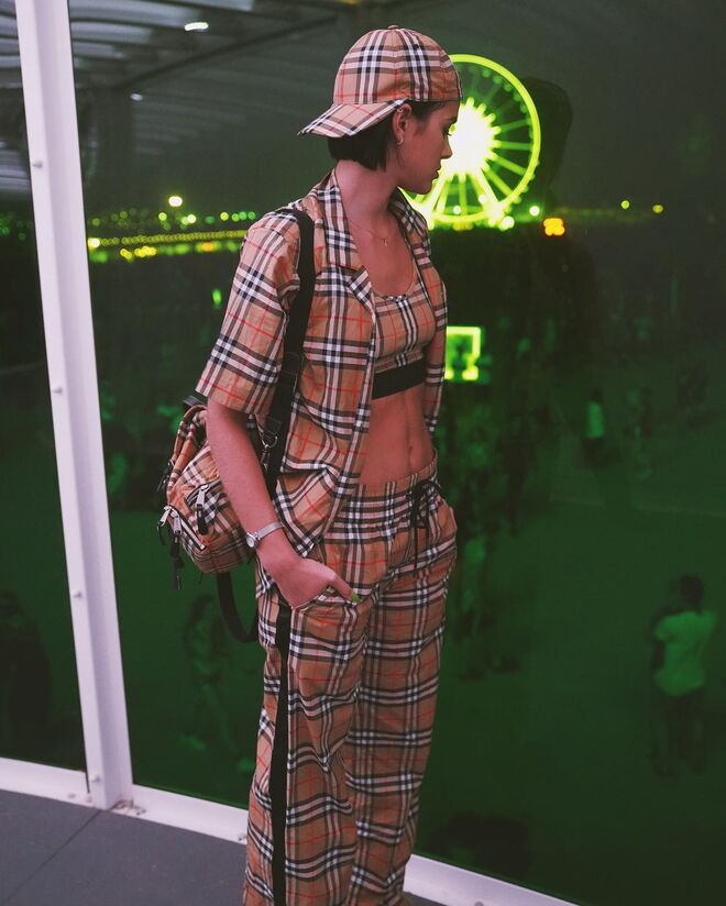 Bruna Marquezine no segundo fim de semana do Coachella
