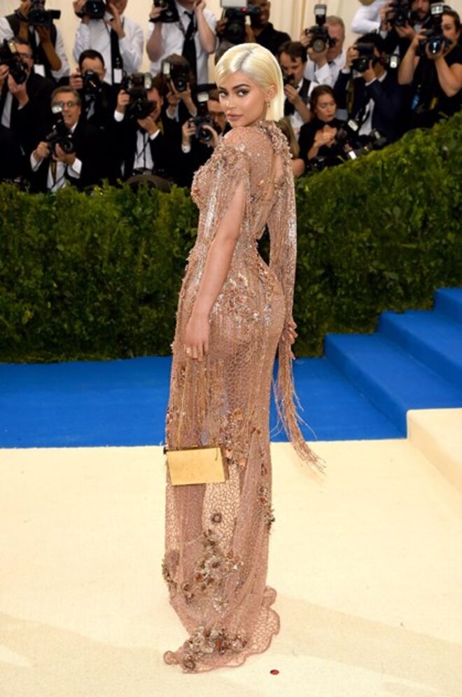 Kylie Jenner em Versace, 2017