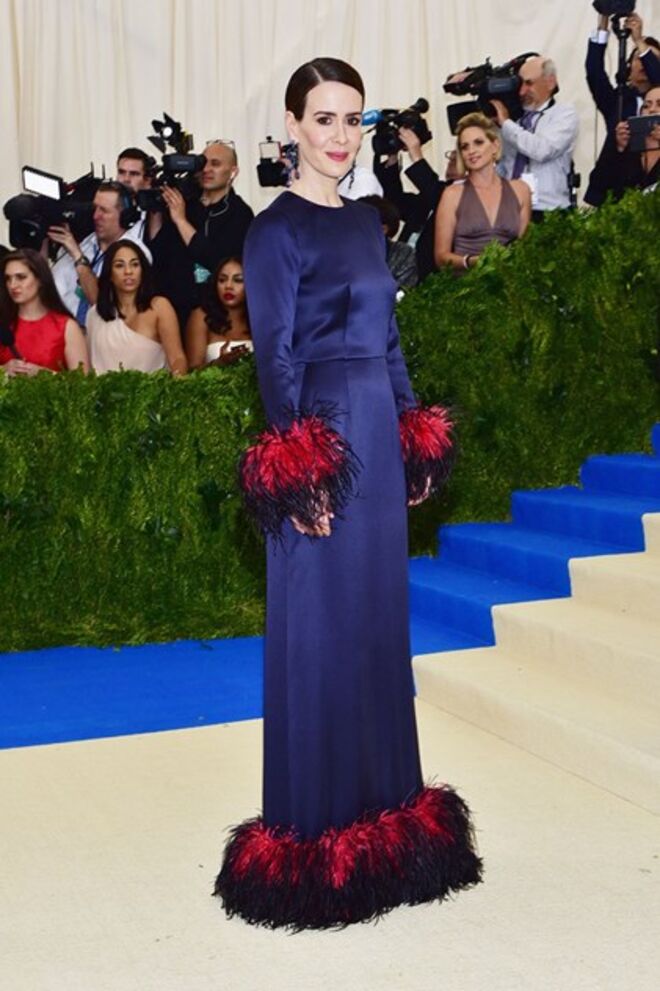 Sarah Paulson em Prada no Met Gala 2017