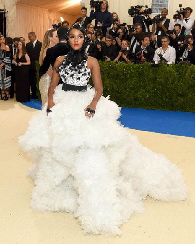 Janelle Monae em Ralph & Russo no Met Gala 2017