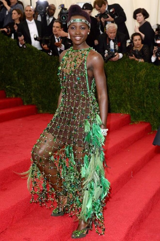 Lupita Nyong'o, em Prada, 2014