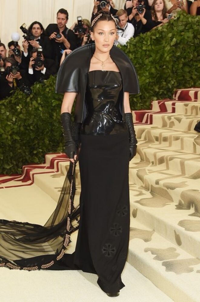 Bella Hadid em Chrome Hearts no Met Gala 2018