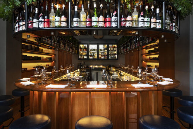 O Big Fish Poke Bar funciona de domingo a quinta-feira das 12h às 24h, sexta-feira, sábado e vésperas de feriado das 12h à 1h