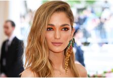 Nos bastidores do Met Gala com Sofía Sanchez de Betak