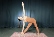 Quatro posições de ioga que pode fazer em casa