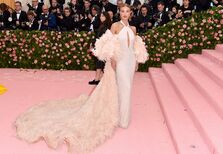10 vestidos do Met Gala que são a inspiração perfeita para as noivas