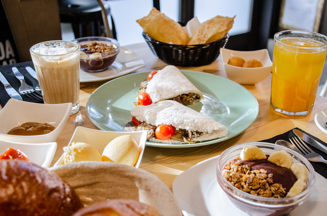 Provar o brunch brasileiro da Lanchonete