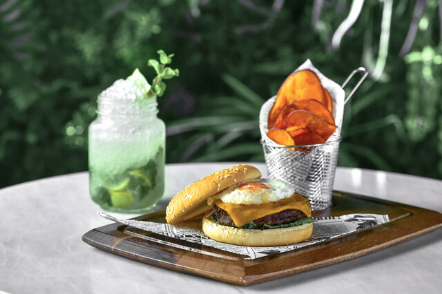 Petiscar ao fim do dia no Sky Bar 