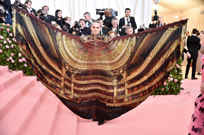 Jordan Roth em Iris van Herpen

