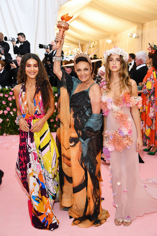Camila Coelho, Diane von Furstenberg e Talita Von Furstenberg em DVF