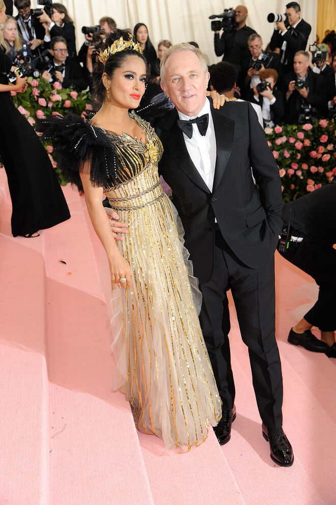 Francois-Henri Pinau e Salma Hayek em Gucci