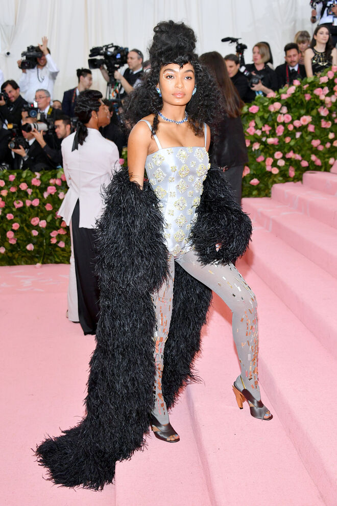 Yara Shahidi em Prada 