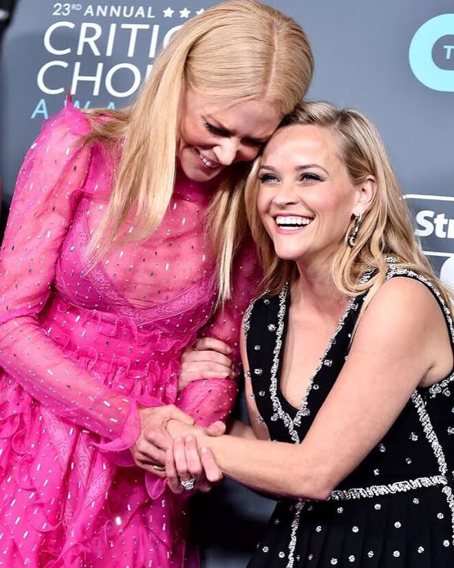 Nicole Kidman & Reese Witherspoon | As atrizes de 'Big Little Lies' demonstram recorrentemente que a sua amizade é constituída por amor, apoio e confiança uma na outra