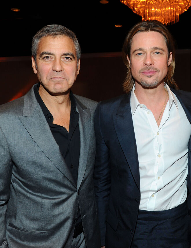 George Clooney & Brad Pitt | Dois dos homens mais cobiçados de Hollywood e grandes amigos, entraram no  filme 'Oceans 11' juntos e são conhecidos pelas suas partidas hilariantes