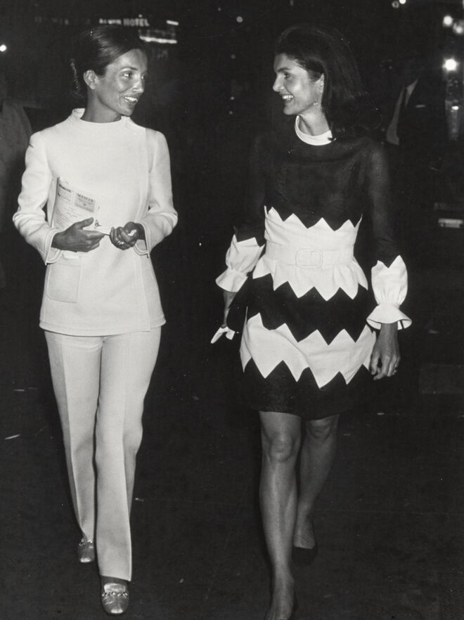 Mulheres que deram uma nova imagem da 'american women': Jacqueline Kennedy Onassis e a irmã, Lee Radzwill, nos ano s60