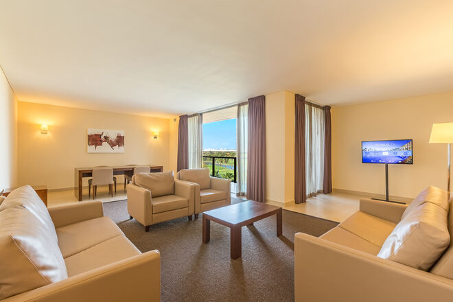 Salgados Palm Village Apartments & Suites 