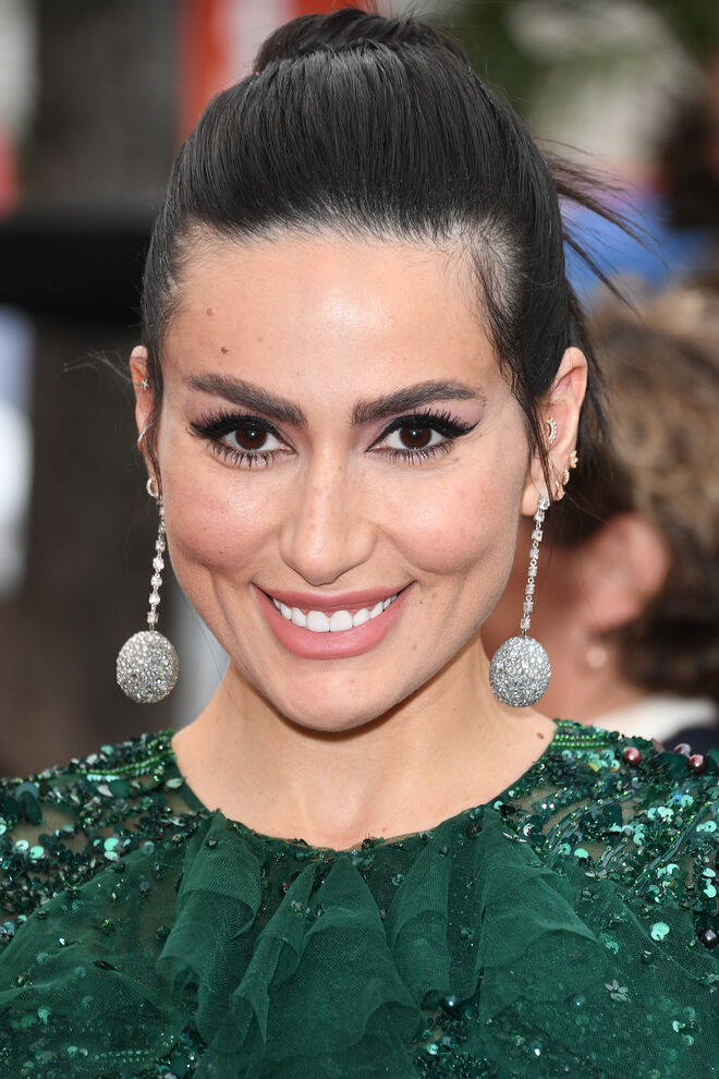 Diala Makki em Magical Setting 