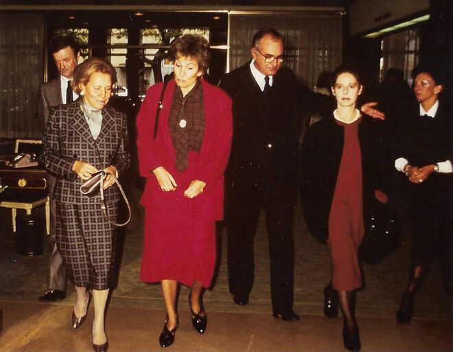 "Os almoços da Olá Semanário: Maria Barroso, Maria Cavaco Silva, Victor da Cunha Rego, eu e a Rita Poppe"