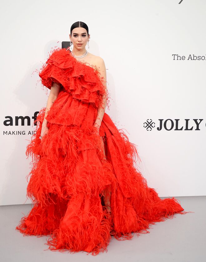 Dua Lipa em Valentino Haute Couture