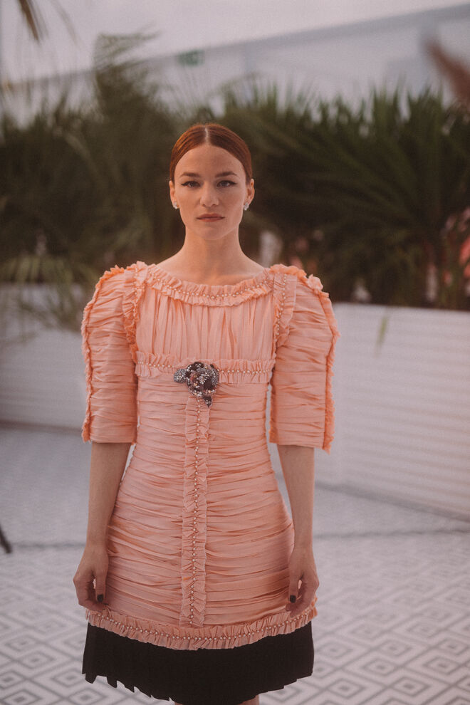 Valerie Pachner em Chanel 