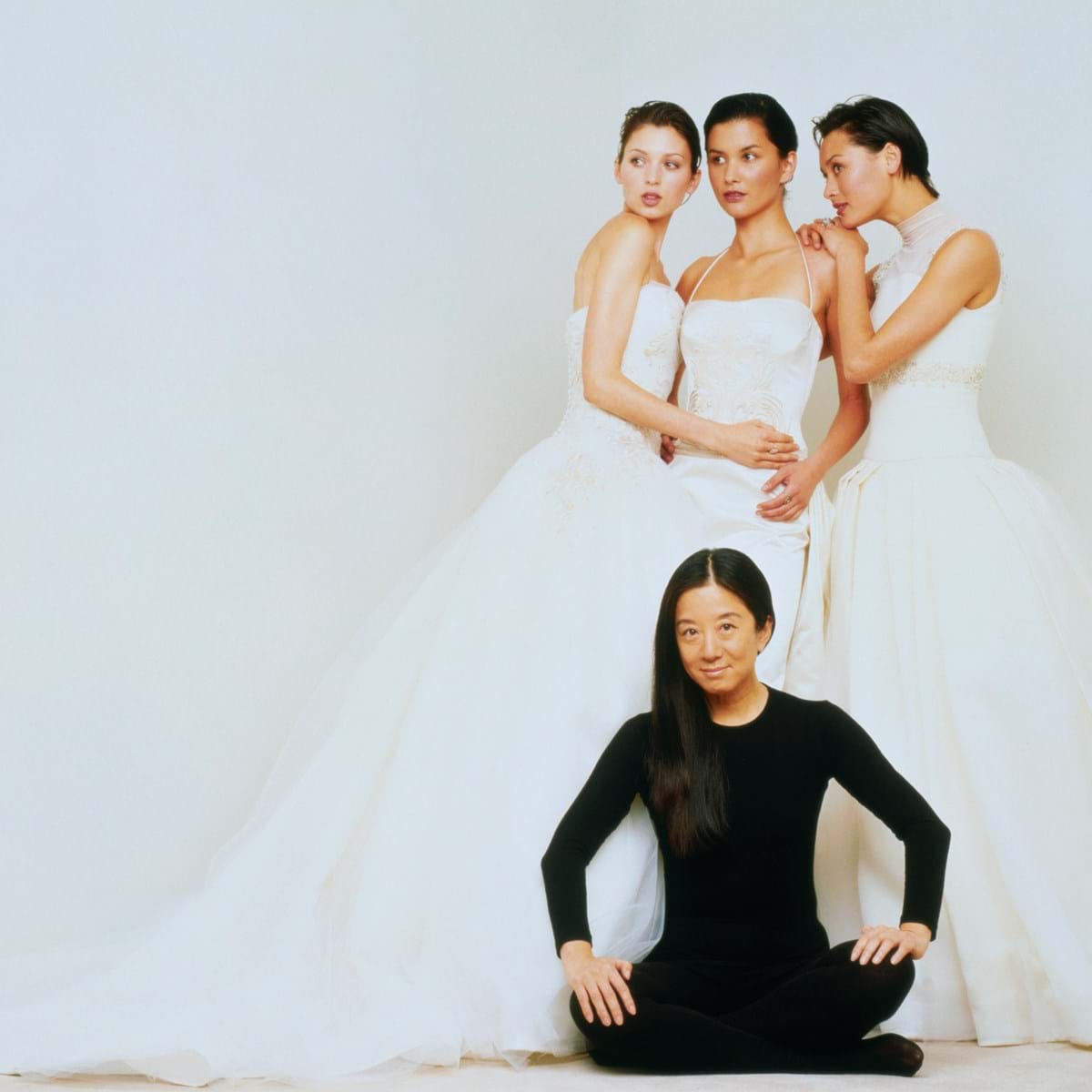 Caras  Vera Wang comenta 3 dos vestidos mais icónicos que fez para  celebridades