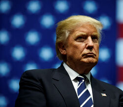 “Ela devia ganhar antes de falar” diz Trump sobre jogadora de futebol americana