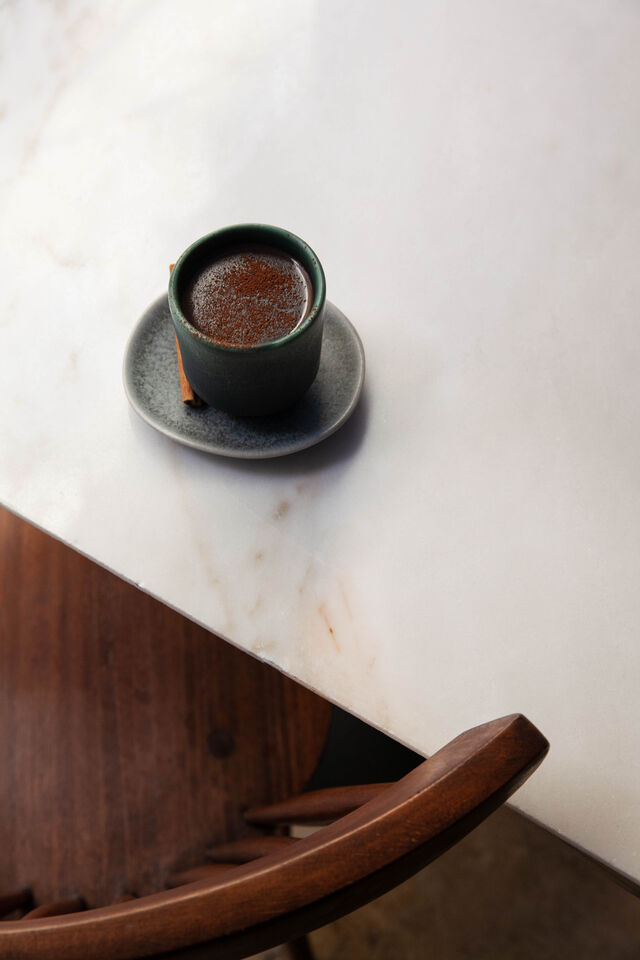 O chocolate quente é feito com cacau 100% cacau e adoçado com chocolate 70%.