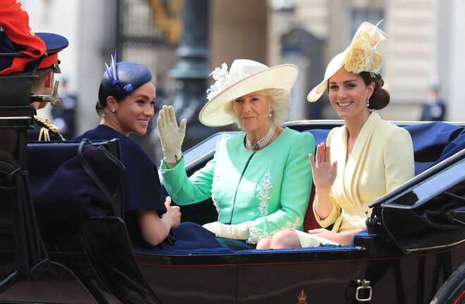 O príncipe Harry ao lado de Meghan, a duquesa de Sussex, Camilla, a duquesa de Cornwall, e Catherine, a duquesa de Cambridge