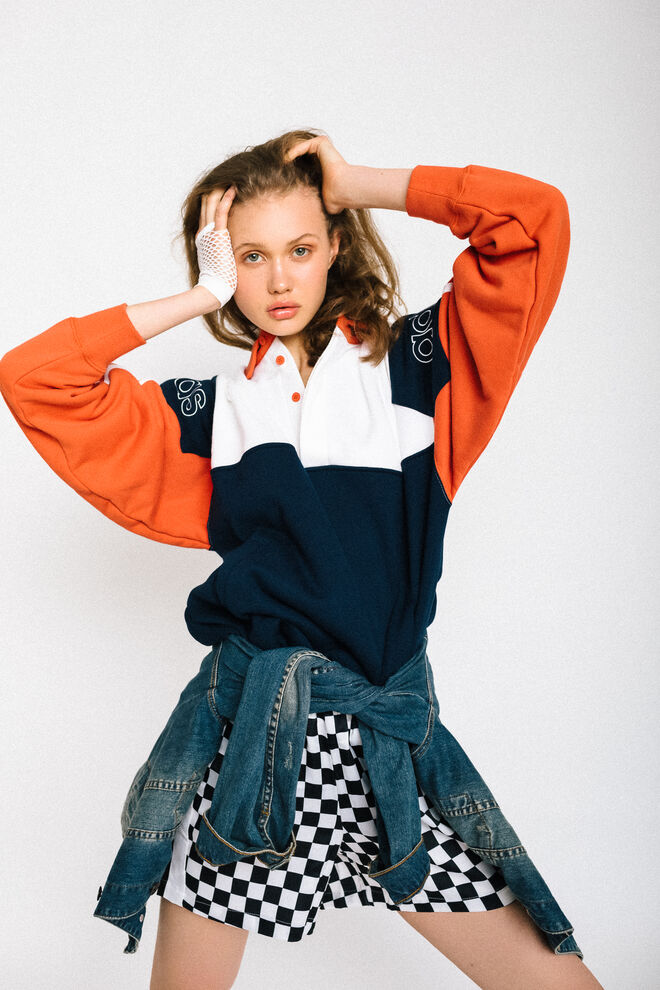 Jumper e calções, adidas | Casaco, Re/done | Luvas, Stylist's Own