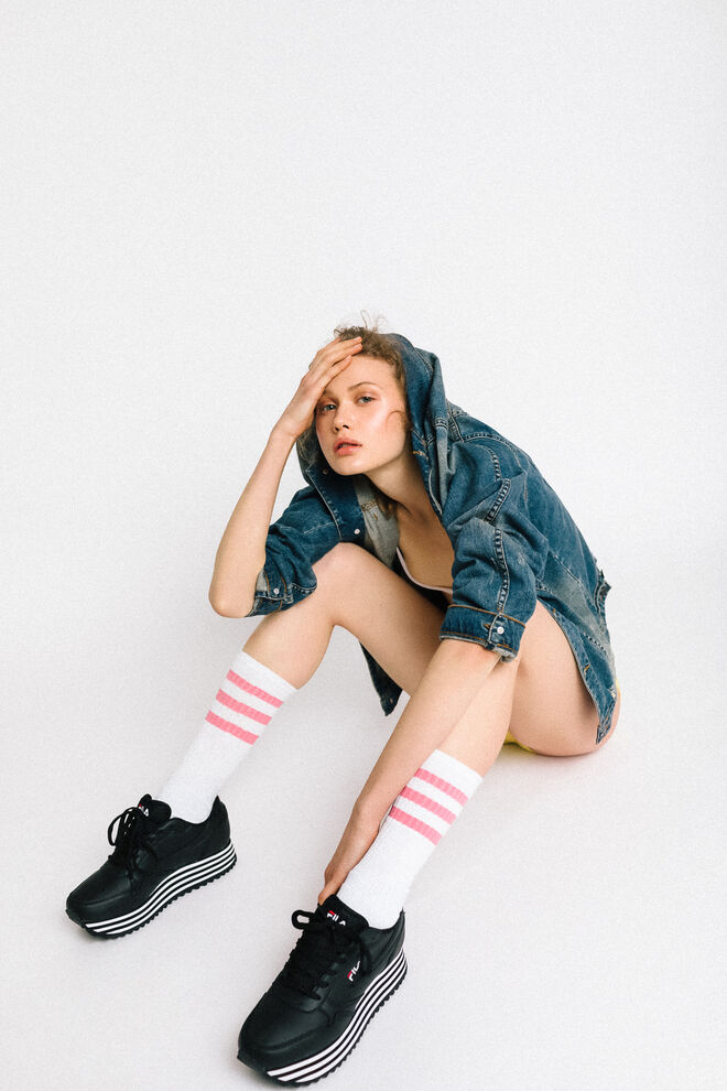 Top, Fila | Casaco de ganga, Re/done | Meias, Susana Bettencourt | Creepers, Fila