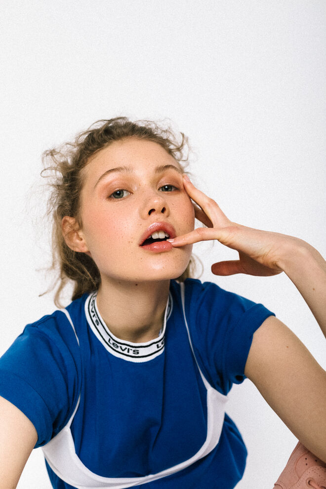 Top, Sara Maia | T-shirt, Levi's