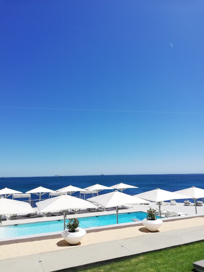 A área da piscina do Farol Hotel, em Cascais