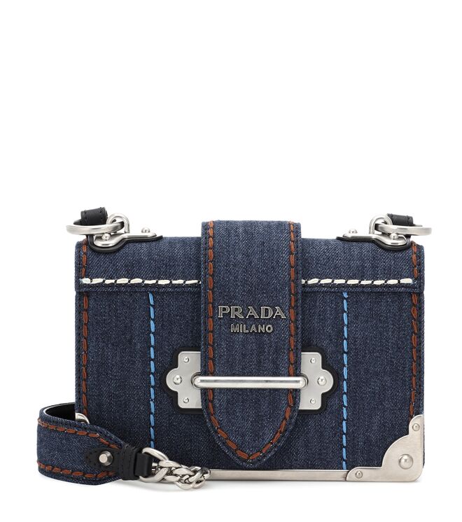 Carteira, €1595, Prada  