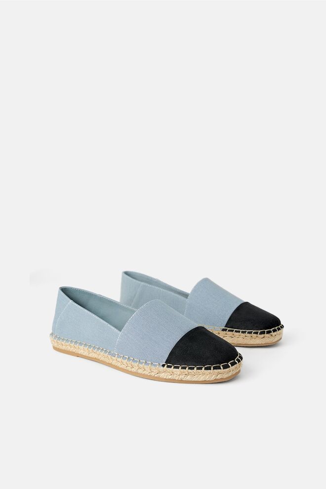 Alpercatas, €22,95, Zara  