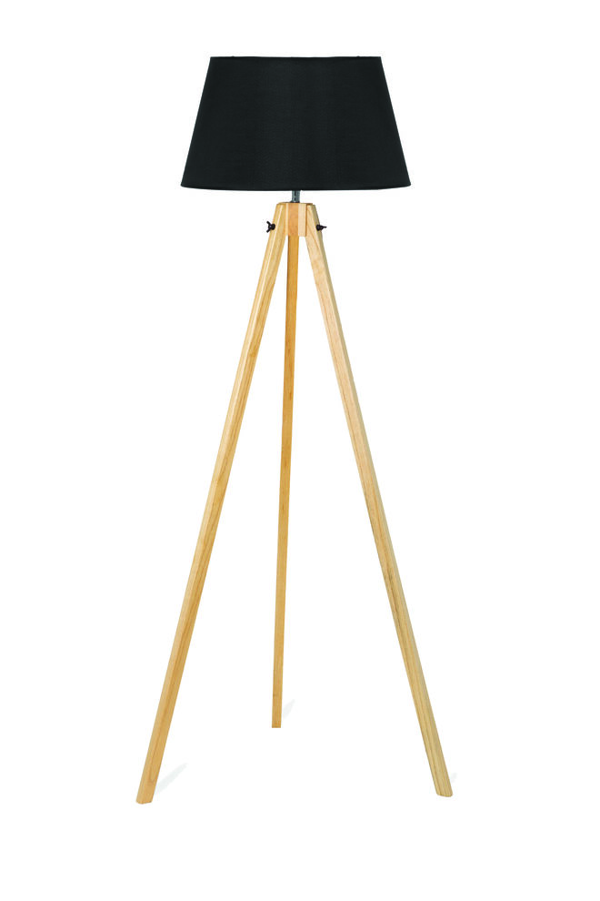 Candeeiro de pé Elegant em madeira, €45, Kasa 