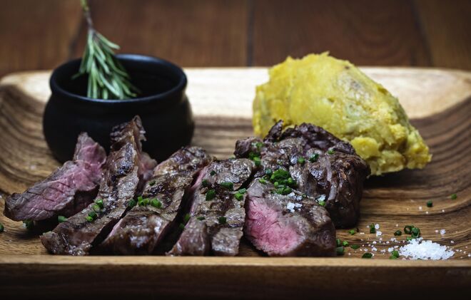 Entrecôte de novilho grelhado com puré de batata doce assada €16,90