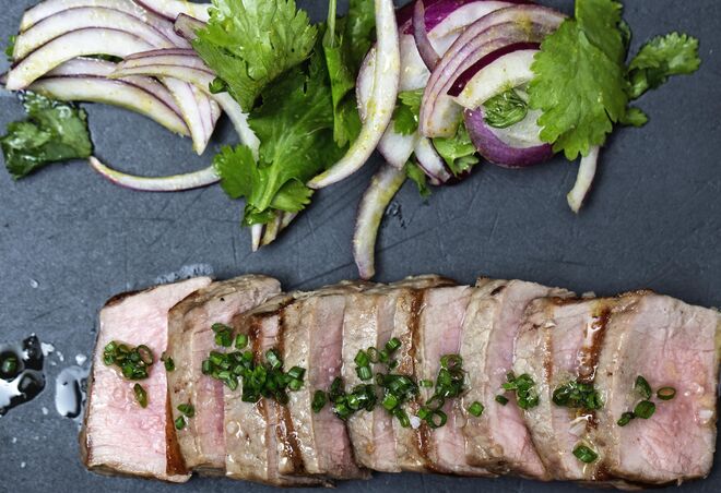 Tataki da vazia com saladinha de coentros e cebola roxa €7,90