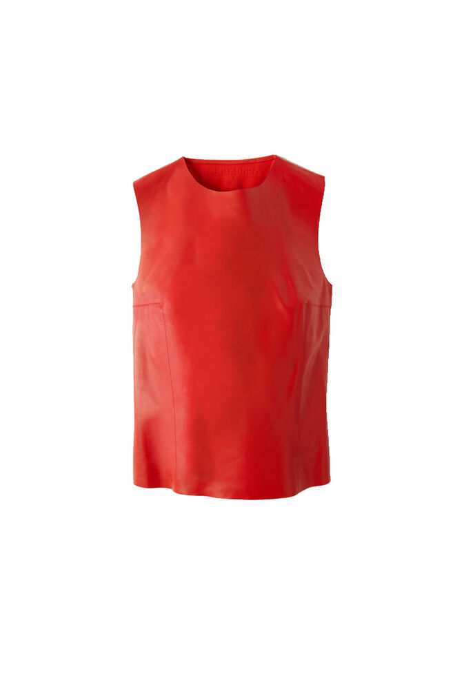 Blusa, agora €570, Acne Studios, em www.acnestudios.com
