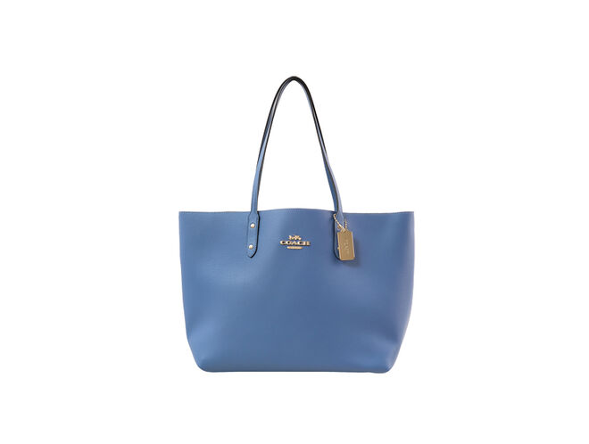 Tote em pele, agora €349, Coach, no Freeport Fashion Outlet