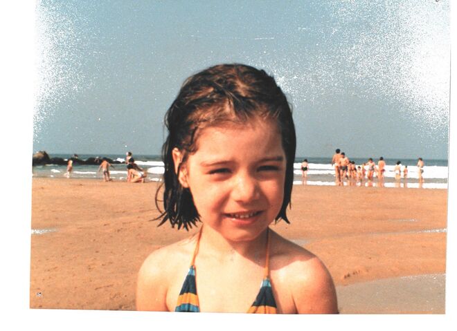 Raquel Strada na Costa da Caparica