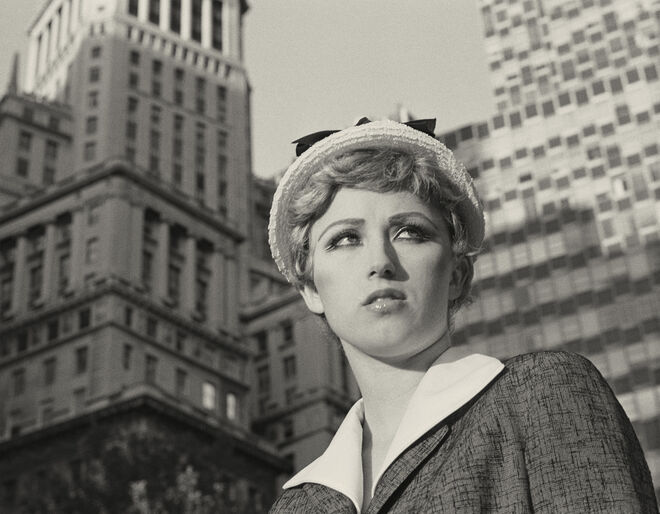 Untitled Film Still #21, por Cindy Sherman, 1978. Cortesia da artista e da Metro Pictures, New York. Cindy Sherman na National Portrait Gallery de 27 de junho a 15 de setembro de 2019.