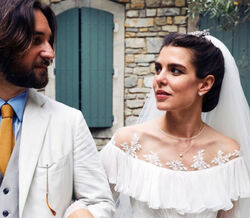 Charlotte Casiraghi casa-se pela igreja