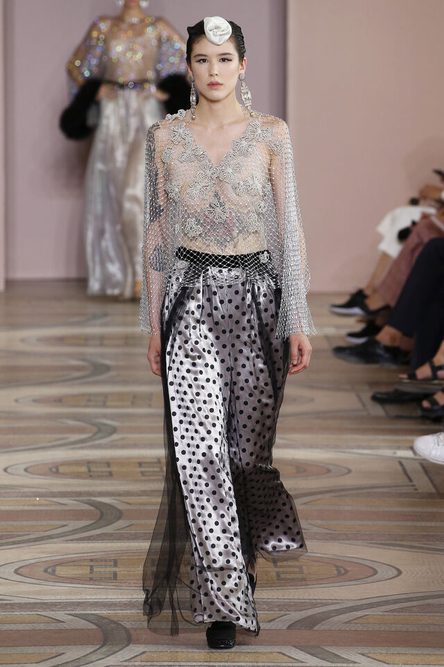 Desfile Giorgio Armani para a coleção outono/inverno 2019/2020 na Semana da Moda da Alta-Costura em Paris